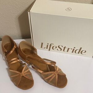 Life Stride Women's Brown and Tan Sandals